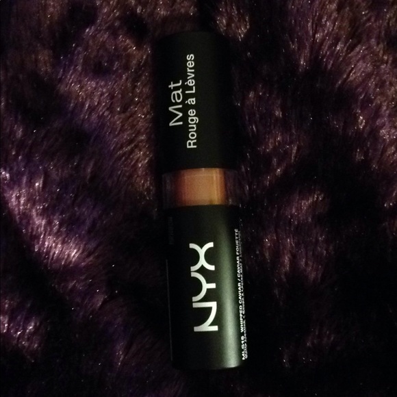 Lot of 4 NYX lipstick and "powder puff lippie" NEW - Picture 4 of 5